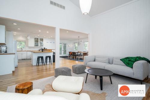 Saugatuck House | Discover Tate House: Family-Friendly Retreat with Hot Tub