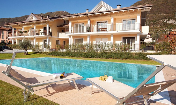 Tremezzina Apartment | Lake View Pool Apartment in Village Centre - Guest Rated 9/10