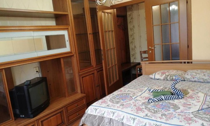 Tolyatti Apartment | Pet-Friendly Stay at Tatishcheva 13: Rated 8/10