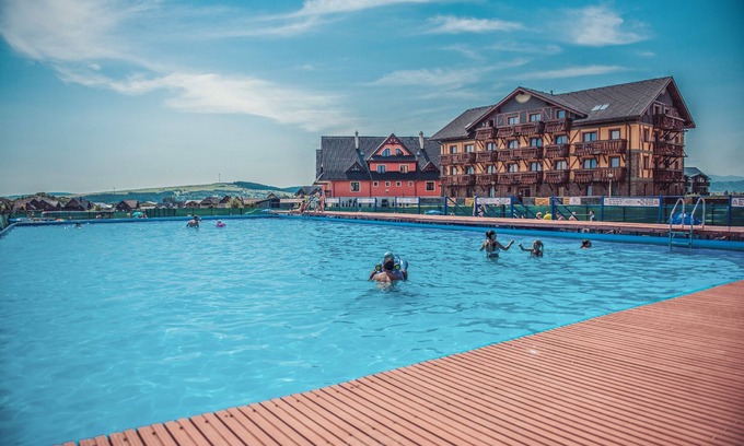 Velka Lomnica Hotel | Discover Tatragolf Mountain Resort: 4-Star Spa Retreat