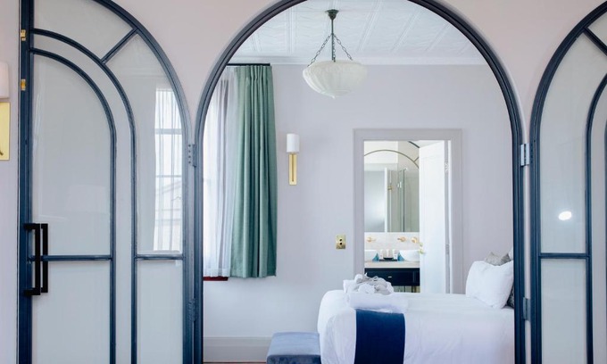 Armidale City Centre Hotel | Discover Tattersalls Hotel: Family-Friendly, Top-Rated Stay