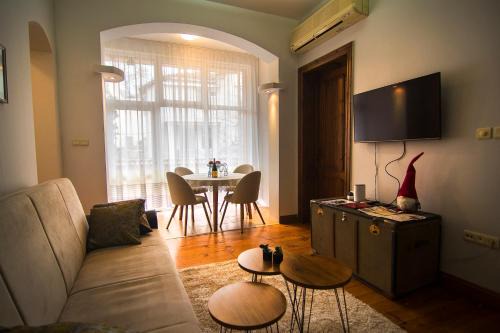Plovdiv Center Apartment | Tatyana City garden