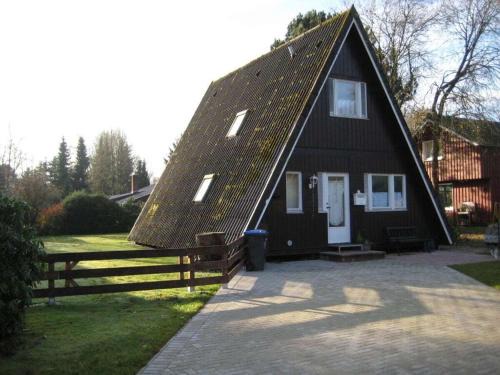 Eurostrand House | Pet-Friendly Retreat at Taubenweg 19 for Your Family Getaway