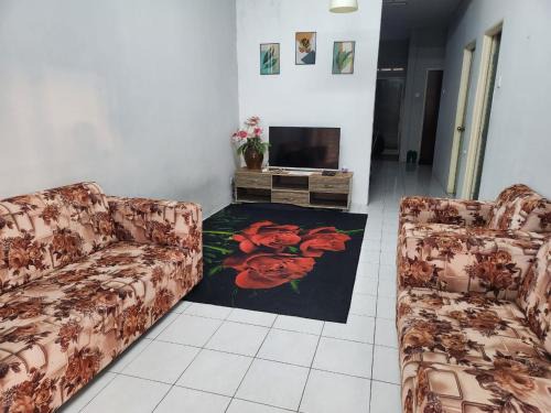 Kampung Rawa House | Budget-Friendly Stay at Taufiq 34 KLIA Sepang with Wi-Fi