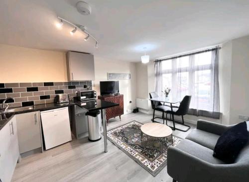 Taunton Apartment | Family-Friendly Taunton Flats with Kitchen Amenities