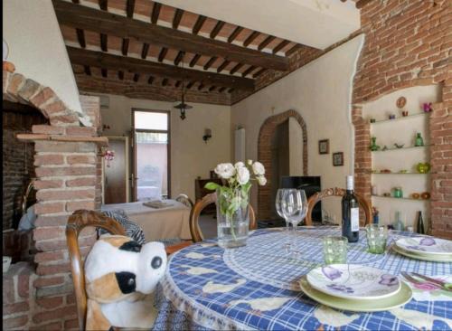 Fucecchio Apartment | Rustic Charm in Tuscany with Family-Friendly Amenities