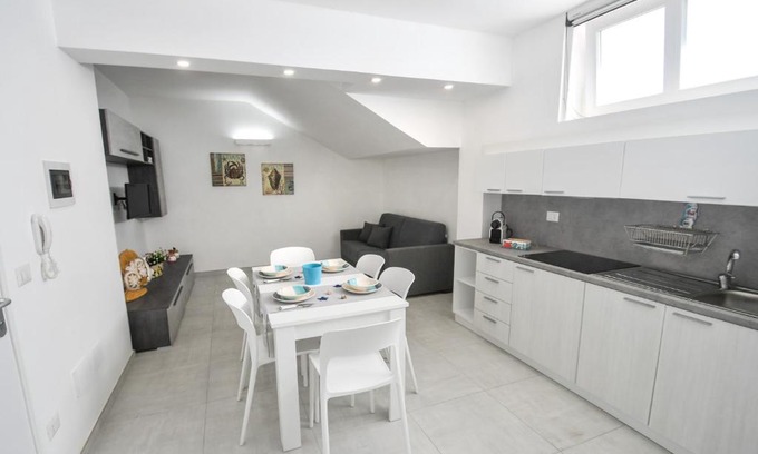 Lido Conchiglie Apartment | Oceanfront Retreat: Tavernetta - Appartamenti OltreMare