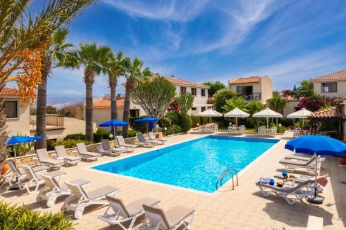 Latchi Apartment | Unwind at Tavros Hotel Apartments with Pool & Family Amenities