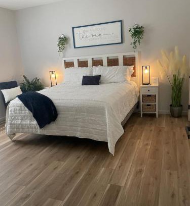East Riverside House | TAYLOR PLACE-5 Minutes to Silos & Baylor