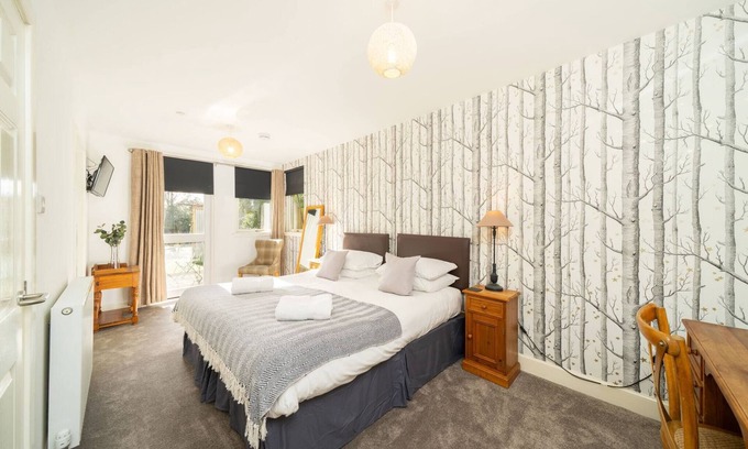 Glenisla Apartment | Taypark Garden View Apartment - Dundee West End