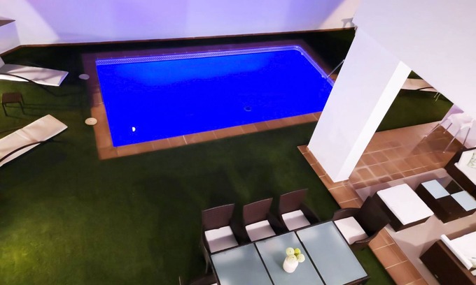 Huetor Vega Villa | Experience Unforgettable Comfort at Taza DE Plata A Hotel