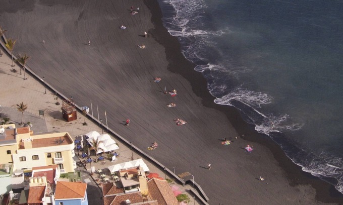 Tazacorte Apartment | Beachfront Tazacorte Puerto Studio with Pool & Spa Access
