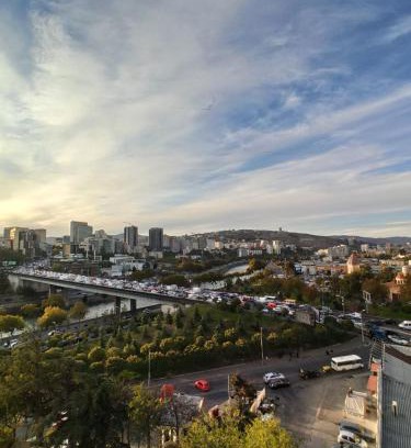 Didube Apartment | Unforgettable River Views in Tbilisi for Families