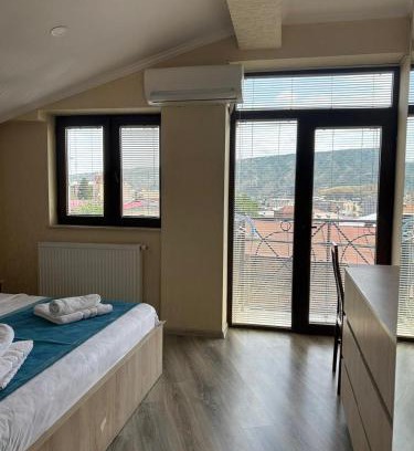 Avlabari Hotel | Discover Tbilisi Center Hotel: Family-Friendly with Breakfast