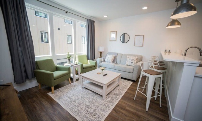 Traverse City Condo | Stylish TC Condo with Exclusive Private Rooftop Escape