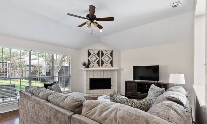 North Central Carrollton House | TCH - 3BR/2BA Home in Carrollton - B