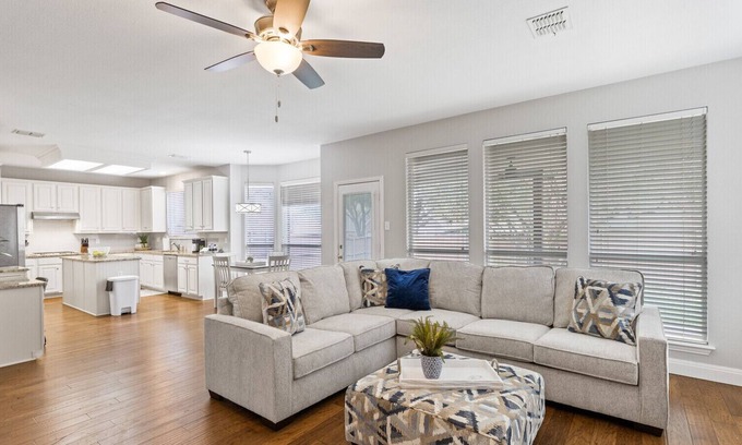 Coppell House | TCH - 5BR/2.5BA Home in Coppell - W
