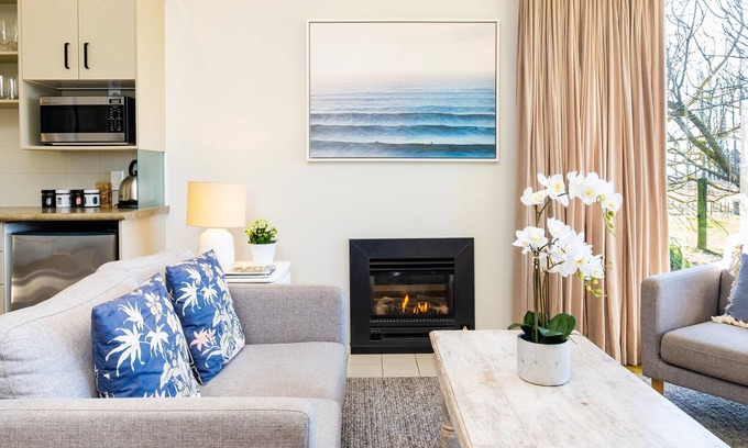 Te Awanga House | Discover Awa - Te Awanga Cottages with Kitchen Access