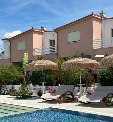 Ishem Apartment | Discover Tea Residence: Oceanfront Apartments in Lalzit