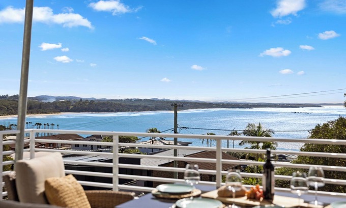 Woolgoolga House | Family-Friendly Retreat Steps from Beach with Scenic Views