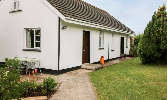 County Waterford Cottage | Family-Friendly TEACH CHIUIN in Scenic Cappoquin