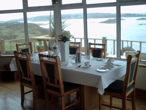 Kincasslagh Bed & Breakfast | Exceptional Teach Donncadh B&B with Oceanfront Amenities