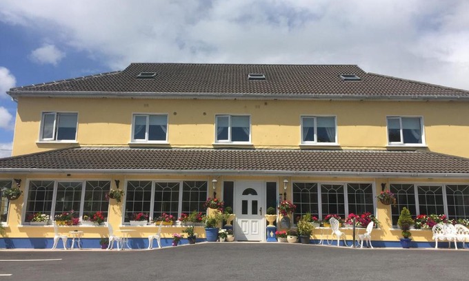 Roscoe Bed & Breakfast | Relax at Teach Na Coiribe B&B: Family-Friendly with Breakfast