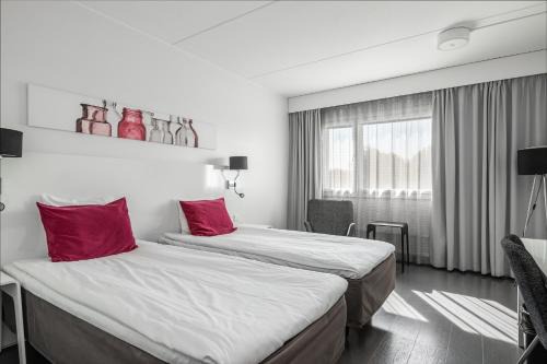 Riihimaki Hotel | Discover Teatterihotelli Riihimäki - Pet-Friendly Retreat