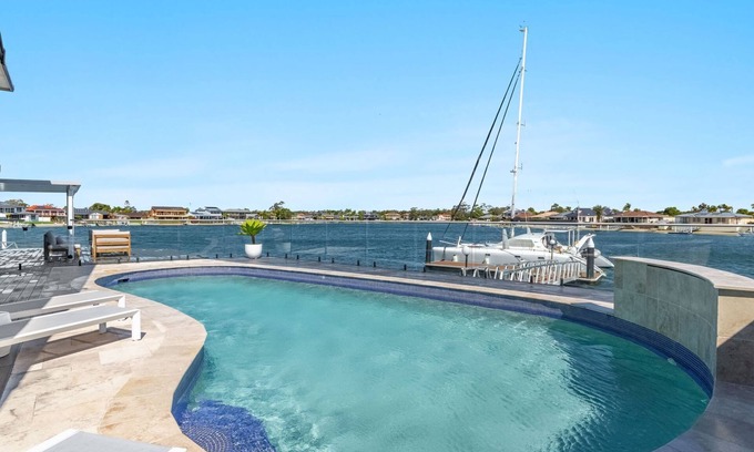 Yamba House | Relax at Tecoma 3 | Premier Waterfront with Ocean View