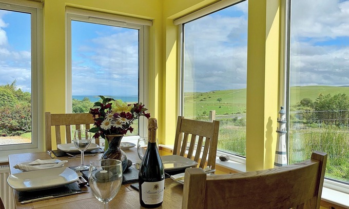 Flashader Cottage | Teeny's Cottage: Family-Friendly Oceanfront Retreat with Views