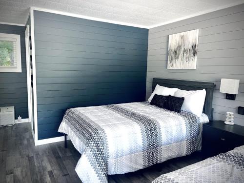 Roscommon Apartment | Stylish Newly Renovated Room with Exceptional Guest Rating
