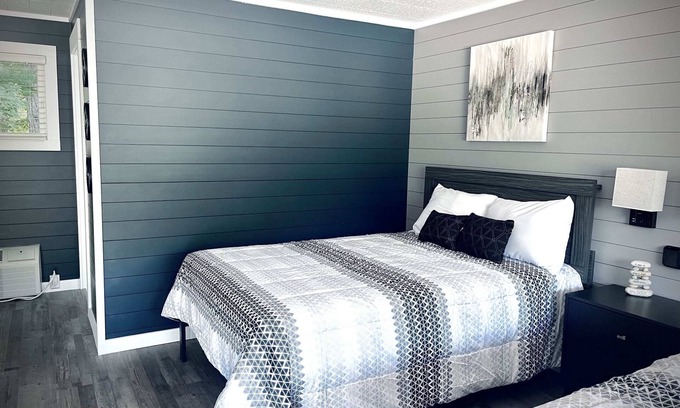 Roscommon Apartment | Cozy TeePee Room 12 - Newly Renovated with Kitchen & Breakfast