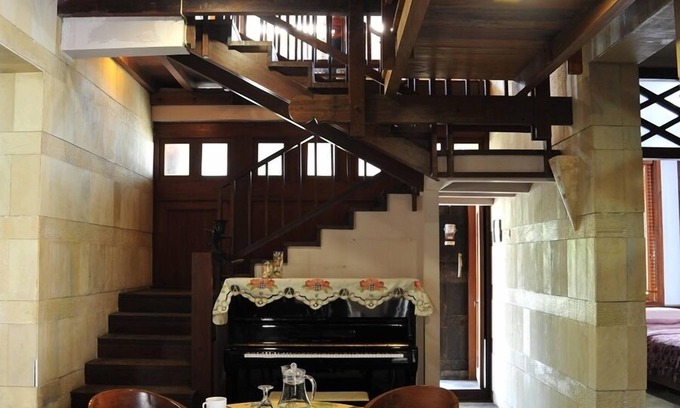 Central Yogyakarta House | Budget-Friendly Tegal Panggung Inn with Family Amenities