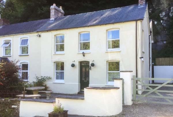 Cilgerran House | Teifi House: Family-Friendly 4-Star Retreat with Top Ratings
