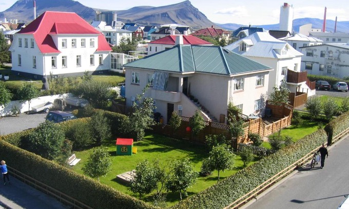 Akranes House | Teigur Guesthouse: Top-Rated Oceanfront Retreat