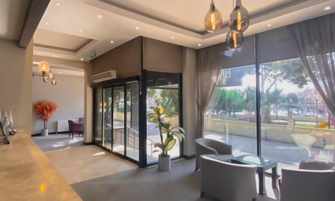 Suleymanpasa Hotel | Inviting Tekirdag Yat Hotel with Oceanfront Pool Access