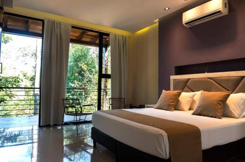 Zona Granja Hotel | Discover Tekoa Lodge: Oceanfront Escape with Pool Access