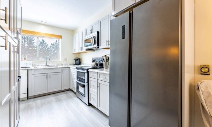 Jeffersonville Condo | Family-Friendly Telemark 5 Condo with Pool & Spa
