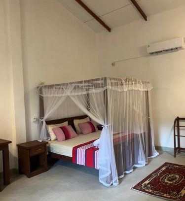 Nochchiyagama Ski Chalet | Experience Tembo Suites: Oceanfront Pool & Spa Retreat