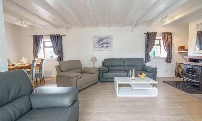 Thornhill House | Discover Templand Cottage: Pet & Child-Friendly Retreat