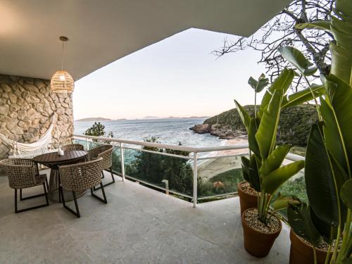 Caravelas Apartment | Templo Acqua - Serene Retreat with Oceanfront Views
