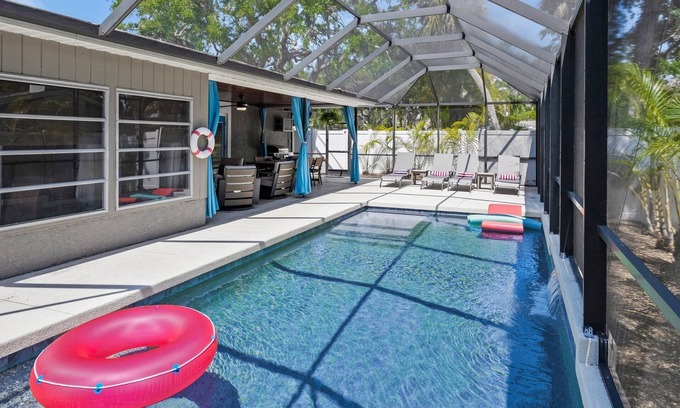 Gulf Gate Estates House | Guest Rated: 10/10 with Ocean View and Heated Pool