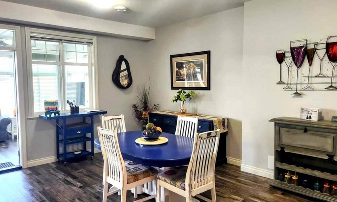 Okanagan-Similkameen Apartment | Relax in the Tempranillo Suite with Lake Views and Pool