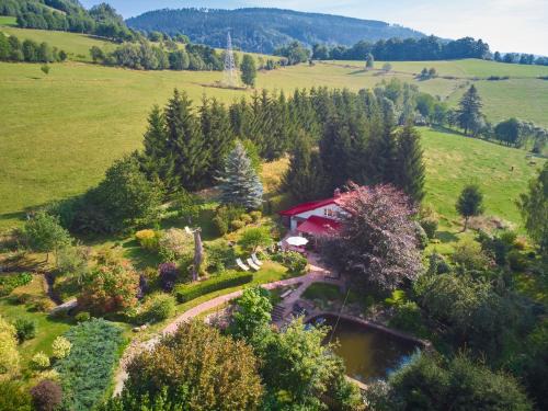Nowa Ruda Villa | Pet-Friendly Getaway at TEN Dom w Ludwikowicach Kłodzkich