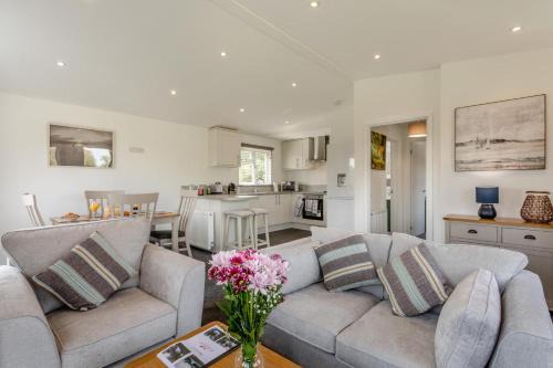 Welney House | Discover Tench Lodge: Family & Pet Friendly Retreat