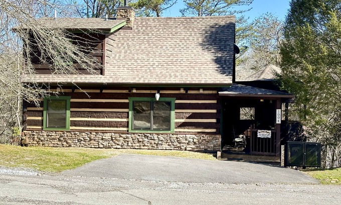 Sevierville Cabin | Cozy Tennessee Cabin with Pool & Spa – Book Your Stay!