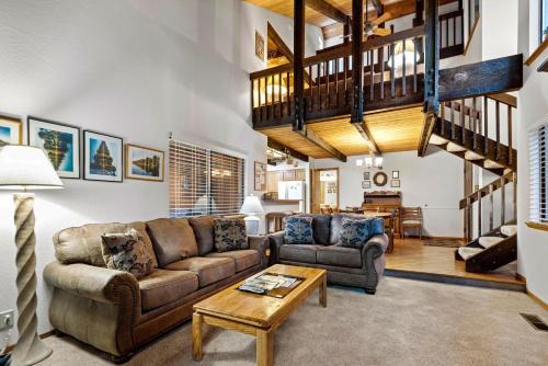 Tennis Village House | Family-Friendly Stay at Tennis Village 50 with Breakfast