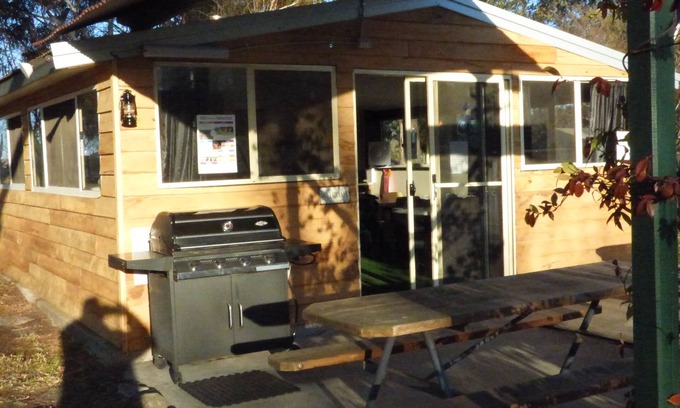 Tenterfield Cabin | Experience Tenterfield Lodge with Pool and Family Amenities