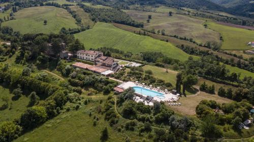 Monteluiano House | Explore Coldimolino Resort: Pet-Friendly & Oceanfront Escape