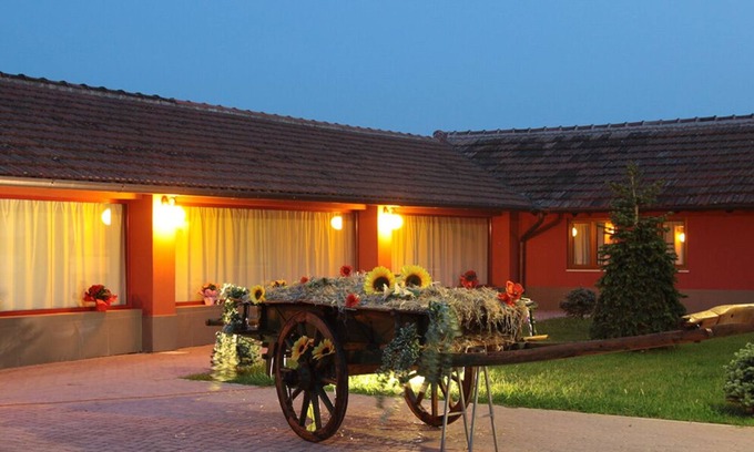 Motta de' Conti Hotel | Discover Tenuta del Vecchio Mulino with Family-Friendly Amenities